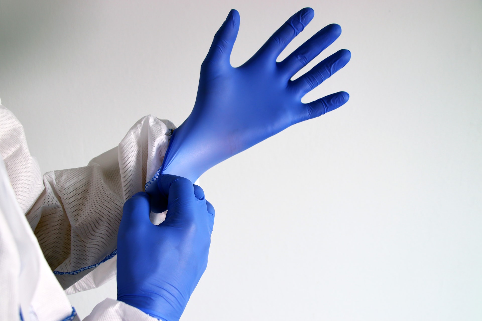 Изображение медицинских перчаток для статьи на тему разработки бизнес-плана производства медицинских перчаток